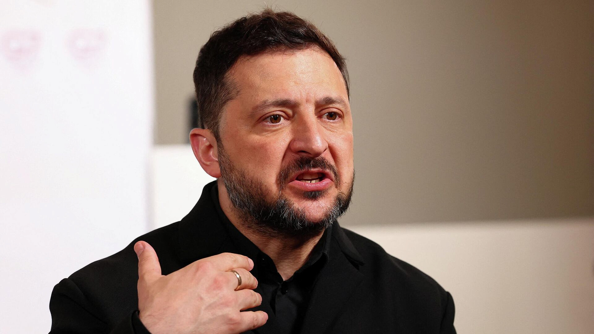 Зеленский пригрозил Лукашенко из-за "техники" на белорусской территории