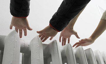 В 15 многоквартирных домах Новосибирска прорвало системы отопления