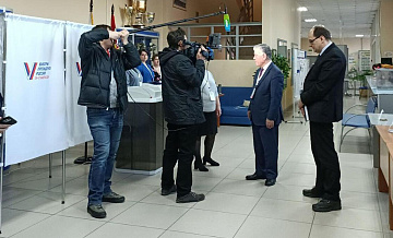 Миссия наблюдателей от СНГ посетила избирательный участок в Подмосковье