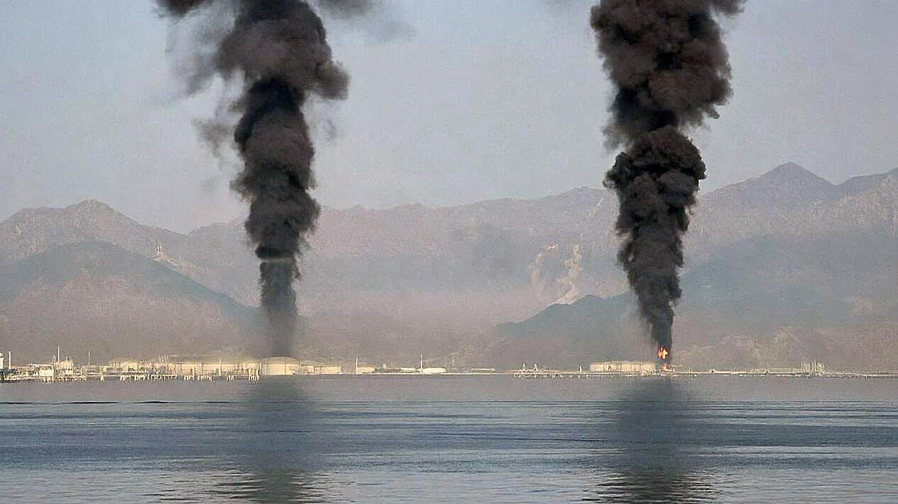 В порту Фуджейры в ОАЭ произошел пожар из-за беспилотника