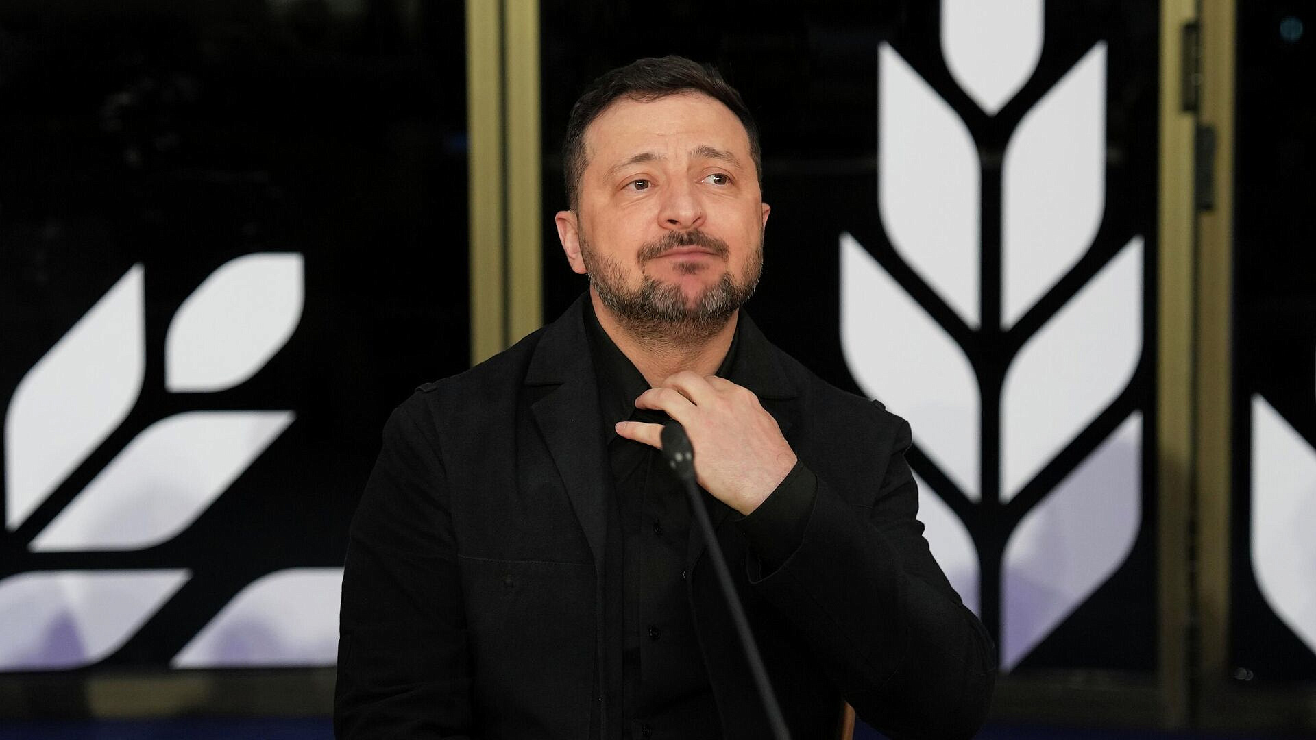 "По самому близкому". Экс-премьер Украины рассказал об ударе по Зеленскому