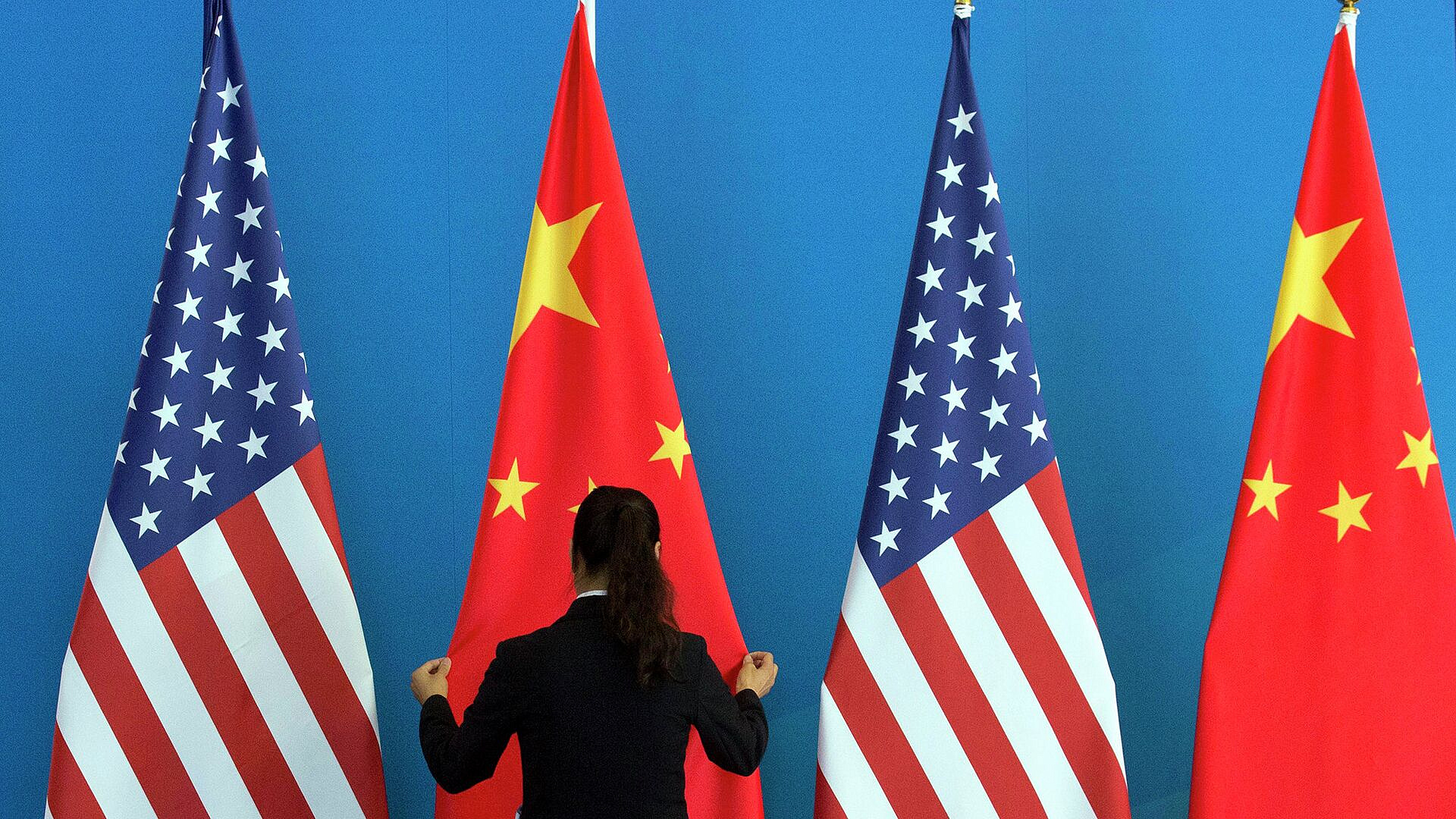 Переговоры США и Китая продолжатся во вторник, сообщил Bloomberg Переговоры США и Китая продолжатся во вторник, сообщил Bloomberg