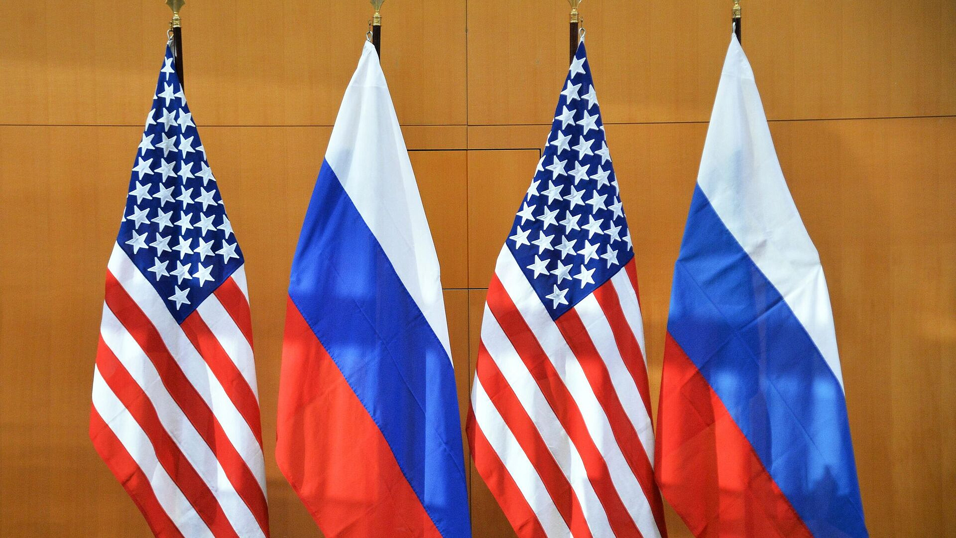 Кремль: Россия и США находятся в начальной стадии реставрации отношений