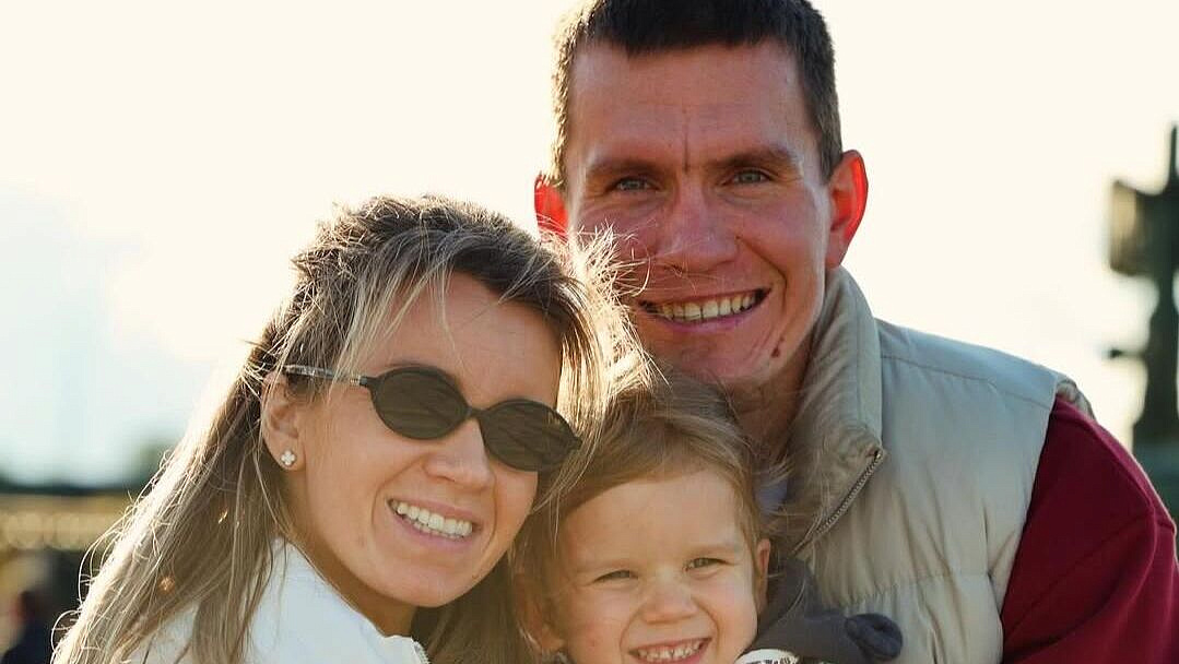 "Большунова хейтят те, кто не знает правды": честное интервью жены чемпиона