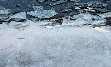 В МЧС рассказали, при какой температуре воздуха запрещен выход на лед