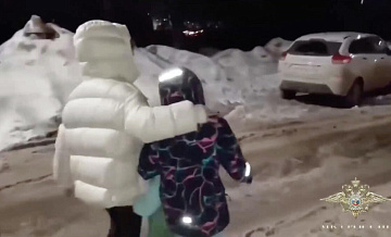 Соседи найденной в Смоленске девочки рассказали о работе следователей