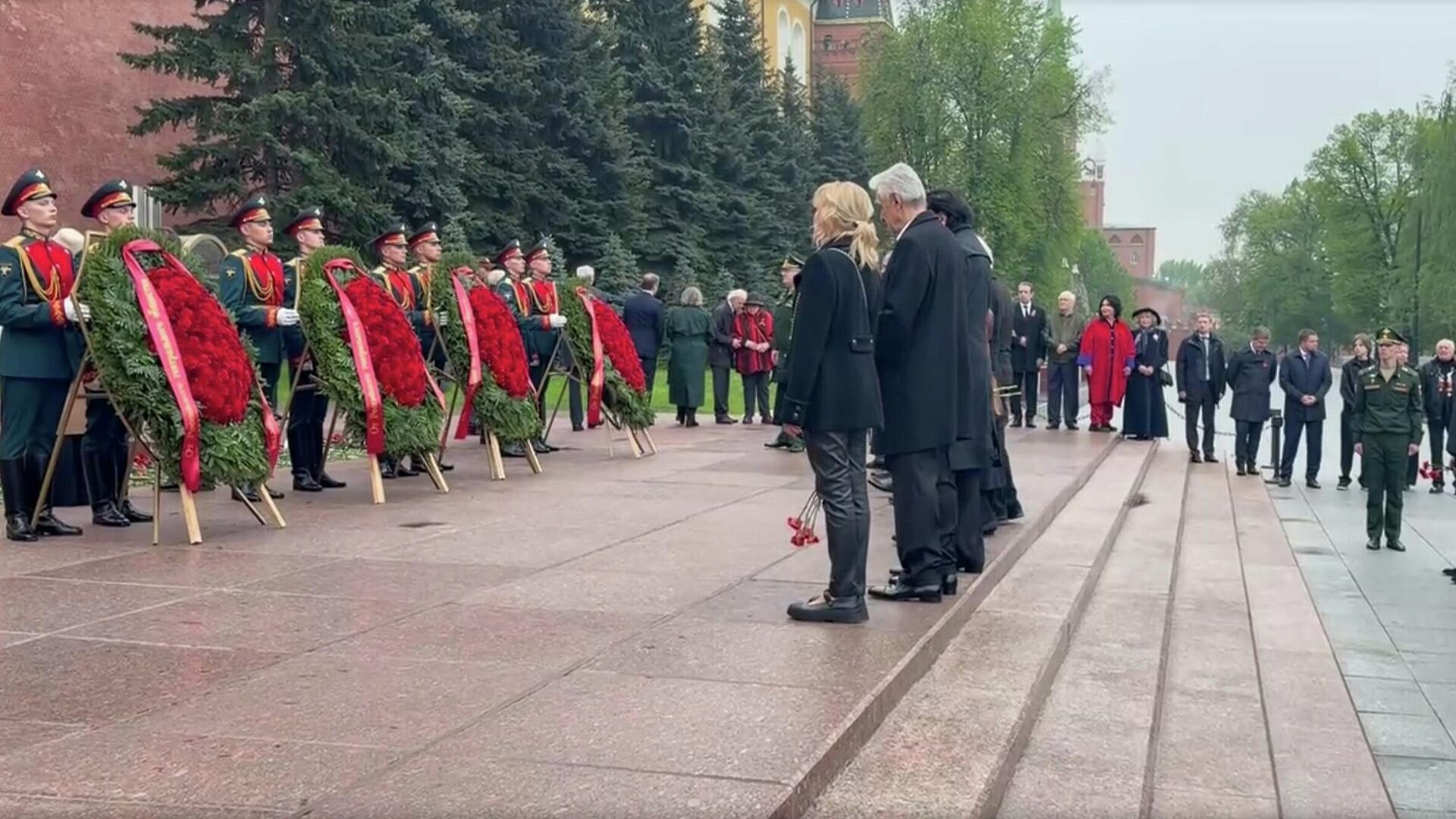 Члены СТД возложили цветы к Могиле Неизвестного Солдата