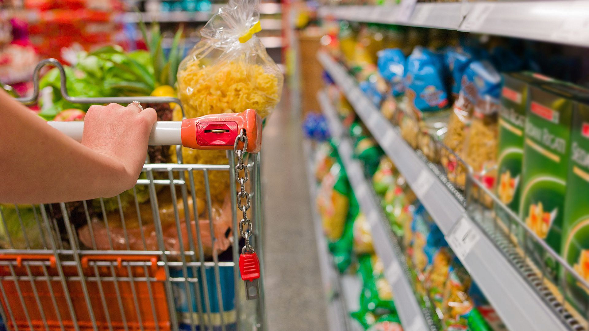 АКОРТ назвали наиболее подешевевшие продукты в России