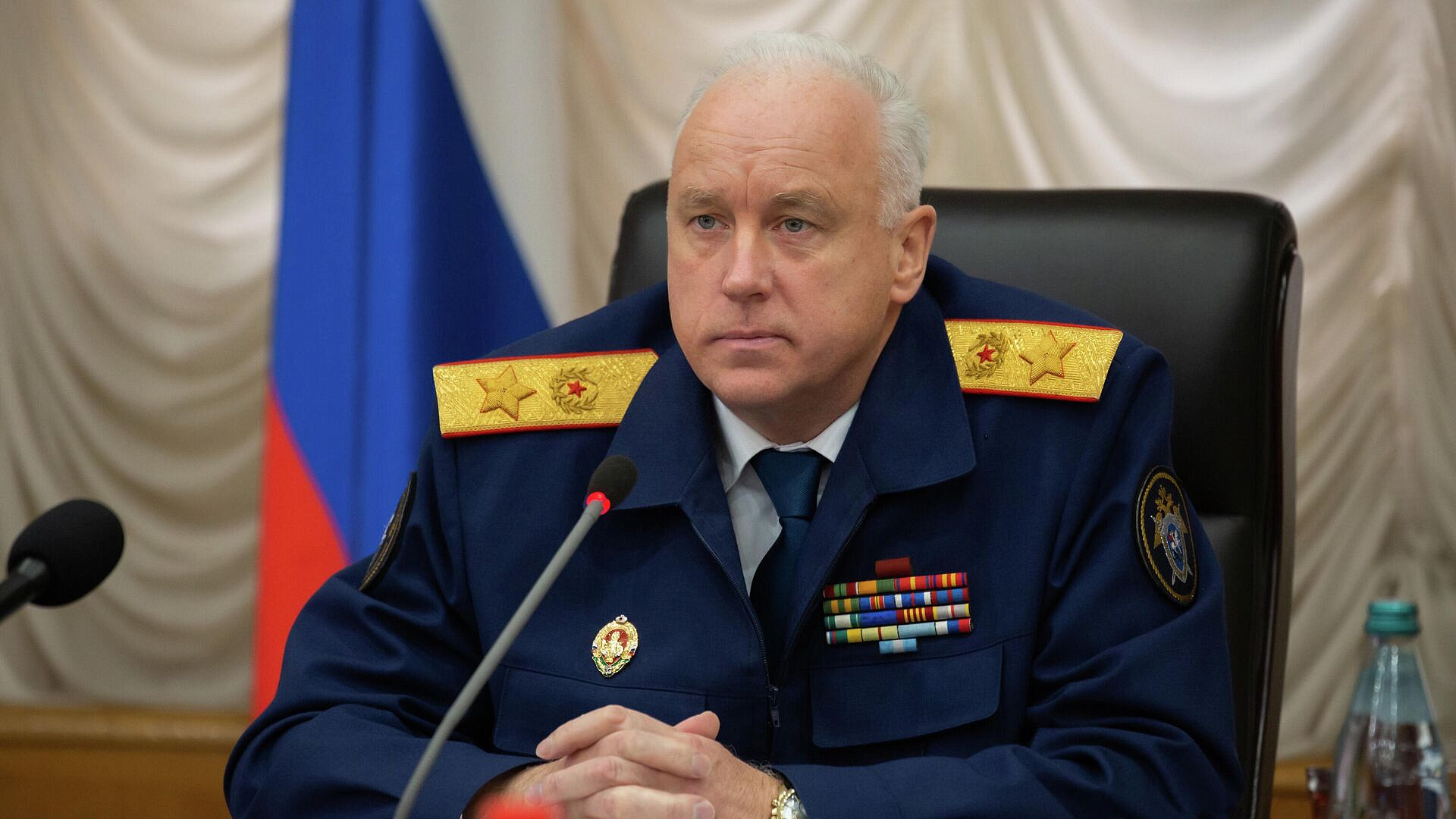Запад ведет войну за юные умы россиян, заявил Бастрыкин