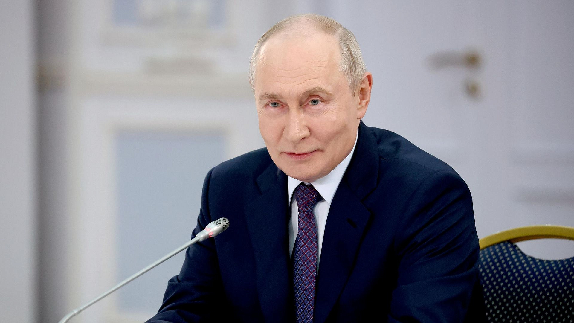 Путина пригласили приехать на 100-летие Чукотского автономного округа