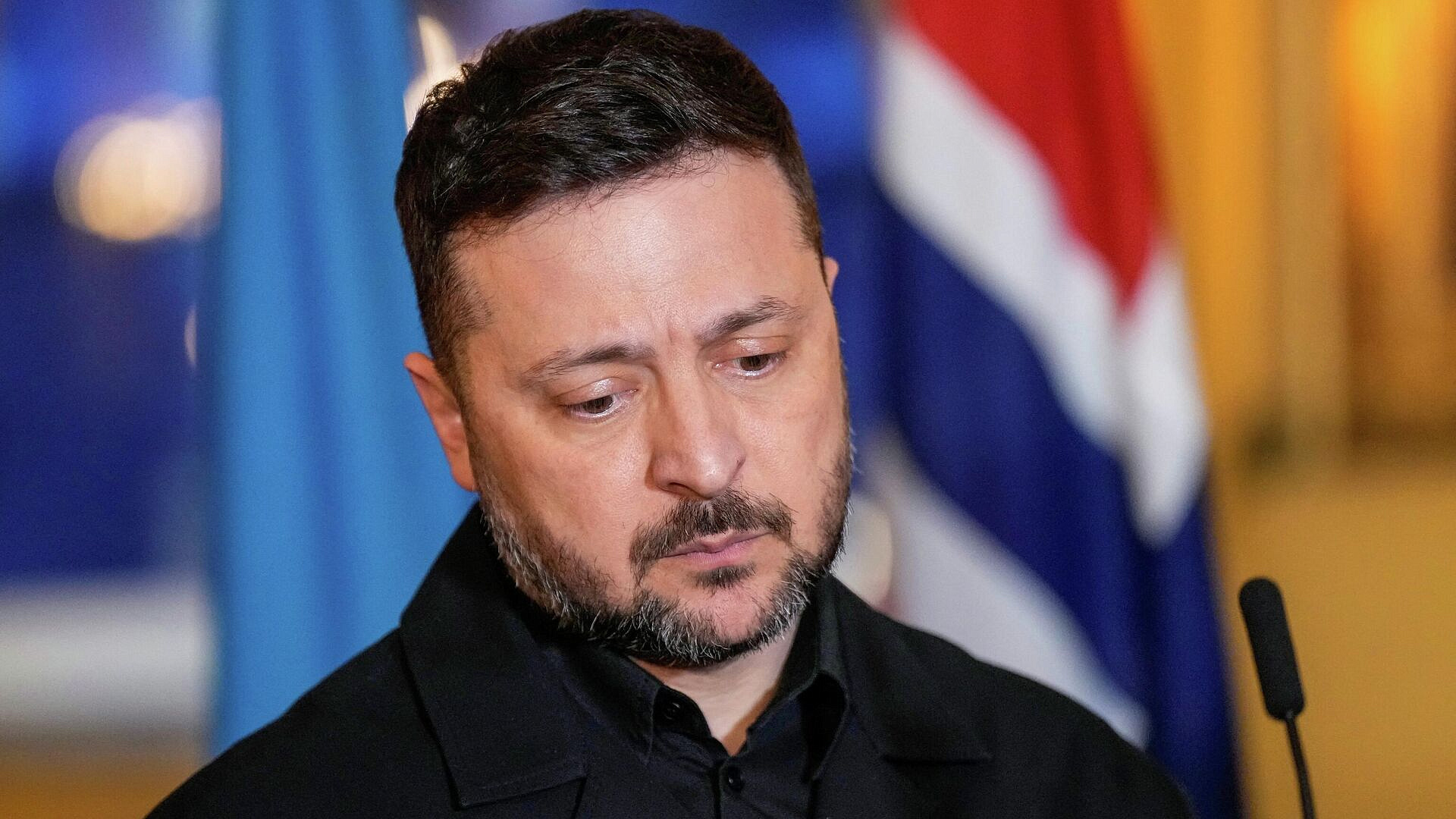 Зеленский справился с Украиной из-за неопытности, считает Лукашенко