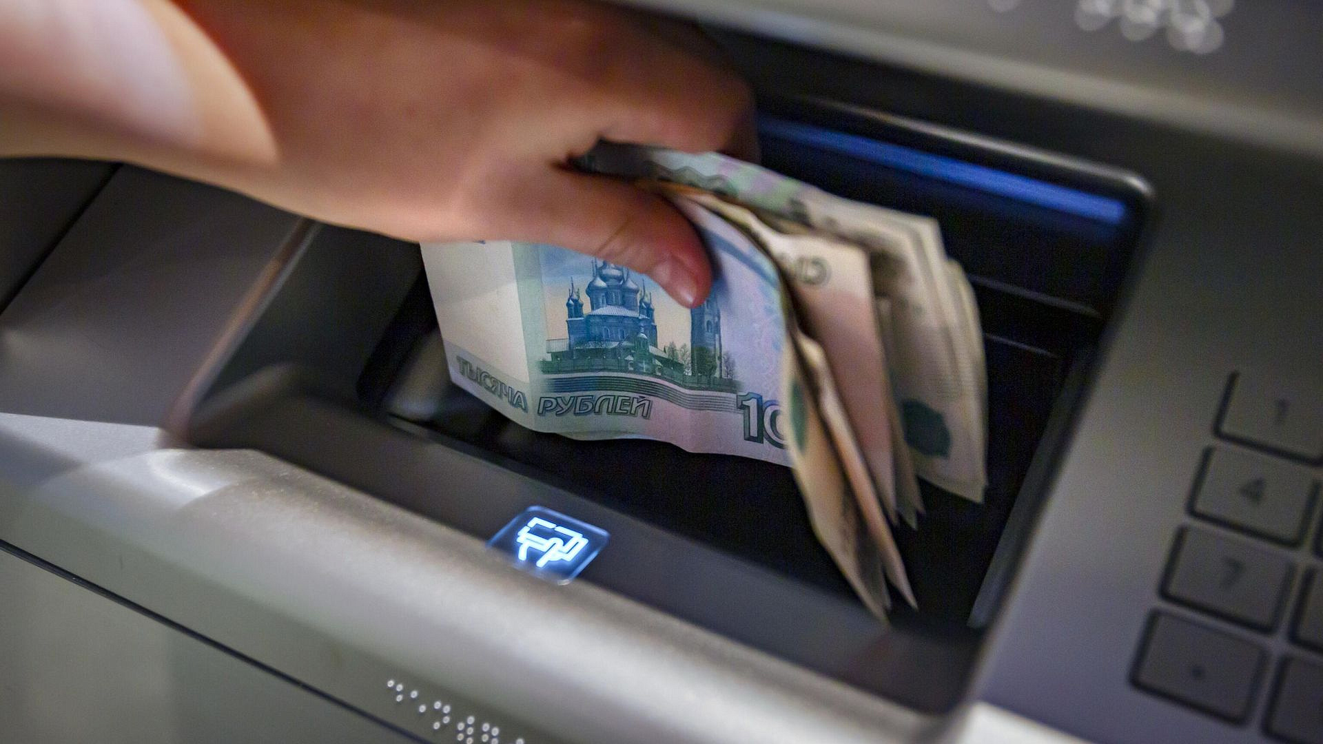 МВД раскрыло аферу с поддельными купюрами на сто миллионов рублей