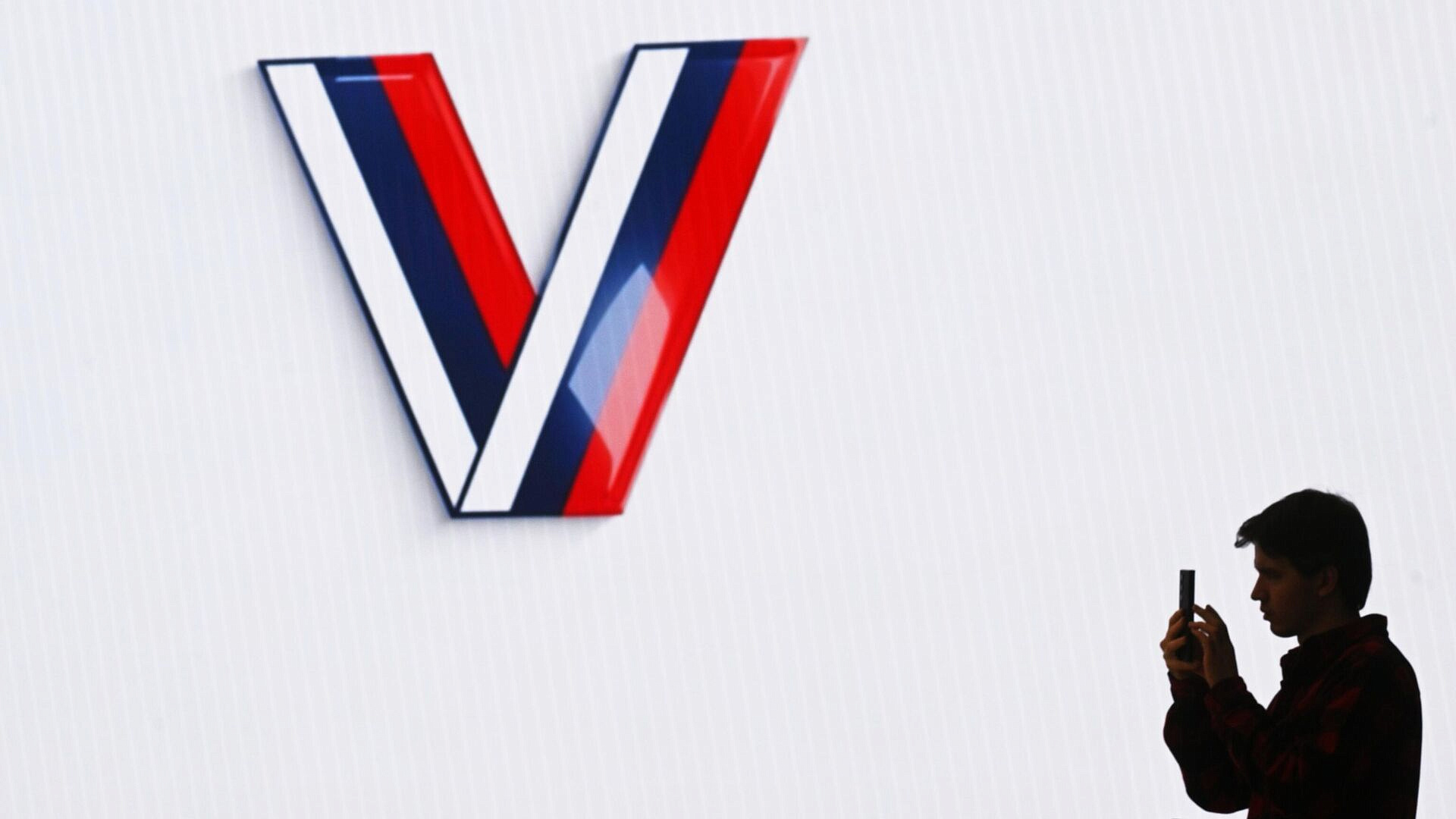 Генконсул России в Нью-Йорке назвал зашкаливающей явку на выборах