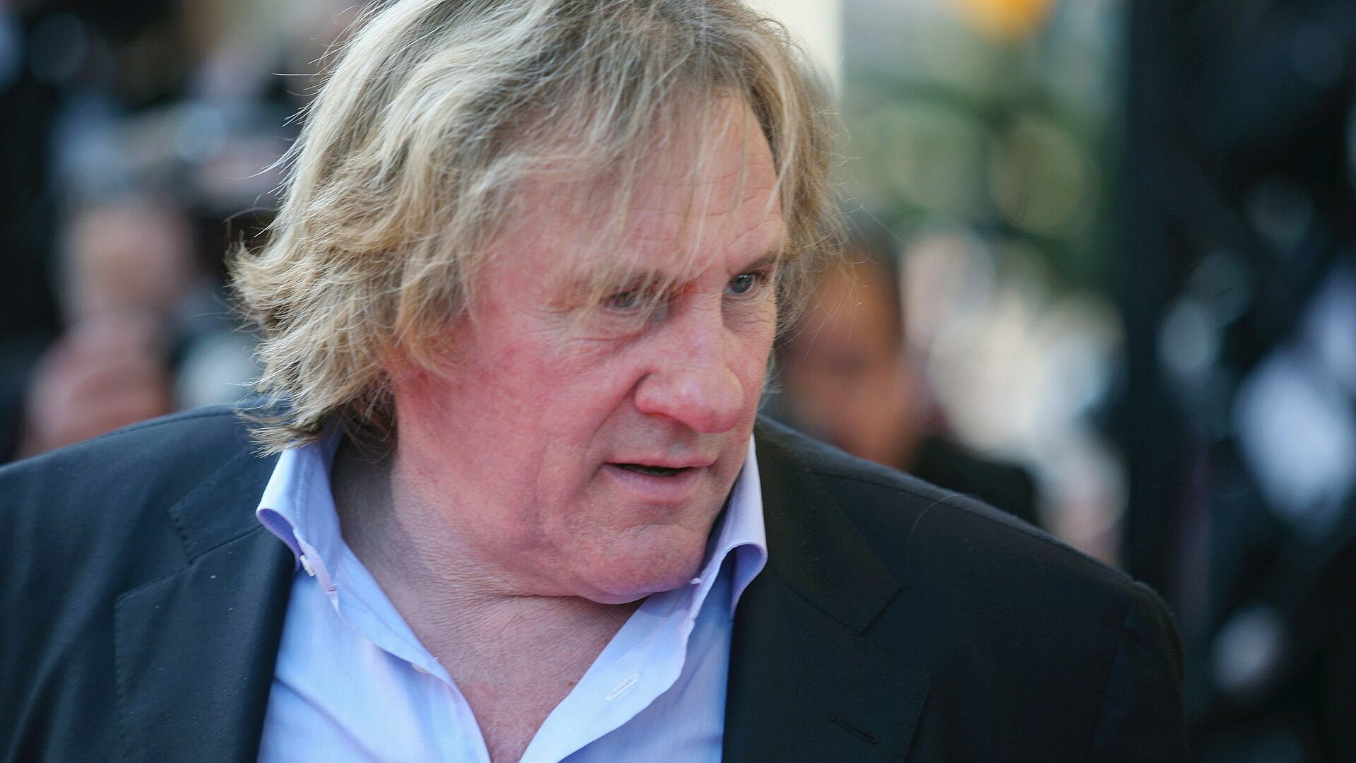 Прокуратура запросила для Депардье условный срок