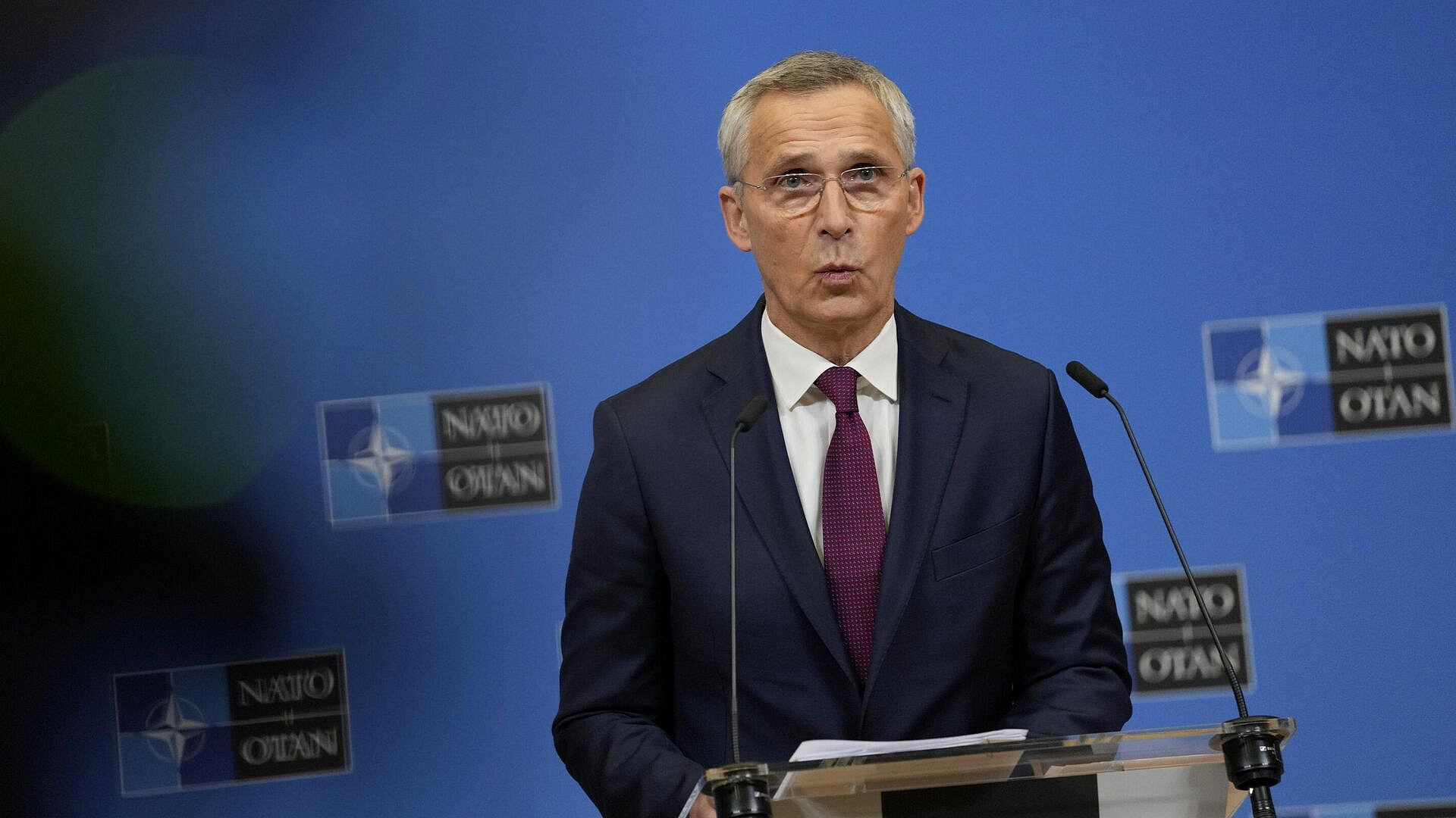 Украина запрашивает только усиление военной помощи, утверждает Столтенберг