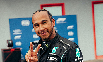 Хэмилтон показал лучшее время на предсезонных тестах "Формулы-1"