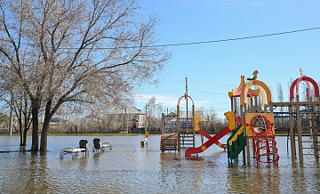 Уровень воды в реке Урал у Оренбурга за сутки снизился на 34 сантиметра
