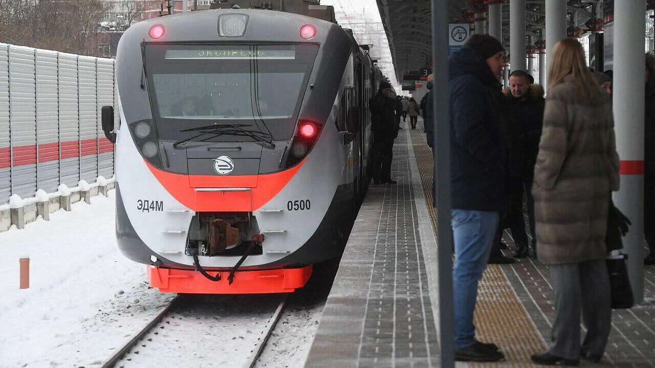 В Подмосковье восстановили движение после схода колесной пары электрички