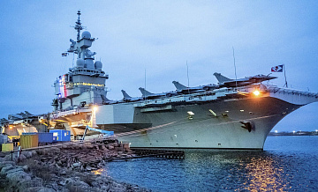 В Европе объяснили переброску авианосца "Шарль де Голль" в Средиземное море