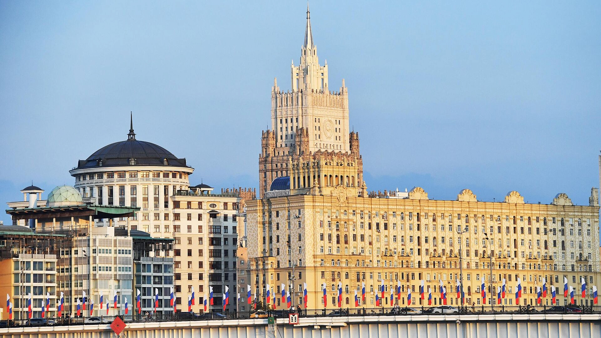 МИД рассказал об иностранцах, обращающихся за электронной визой