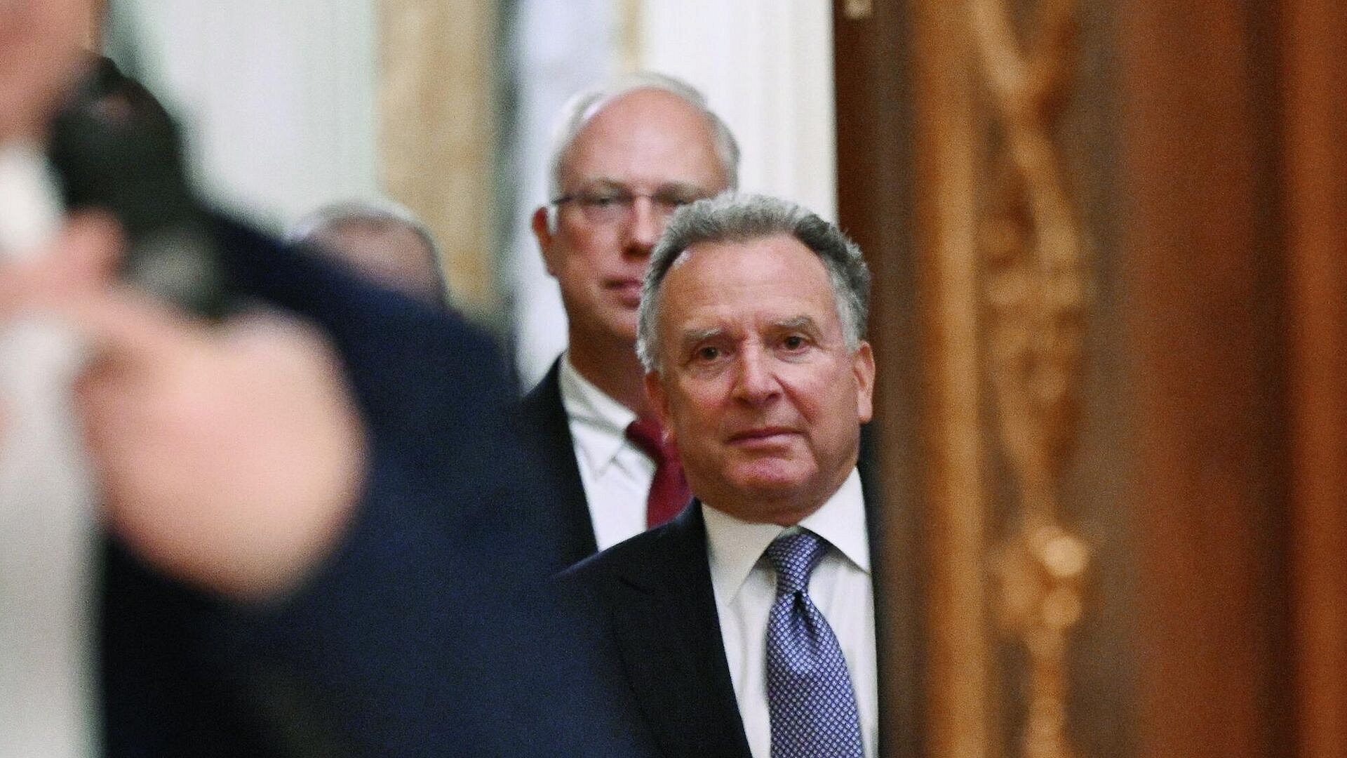 ������� ���������� � ������������ ���������� ��������� �� �������