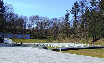 В Гданьске кладбище советским воинам осквернили нацистскими лозунгами