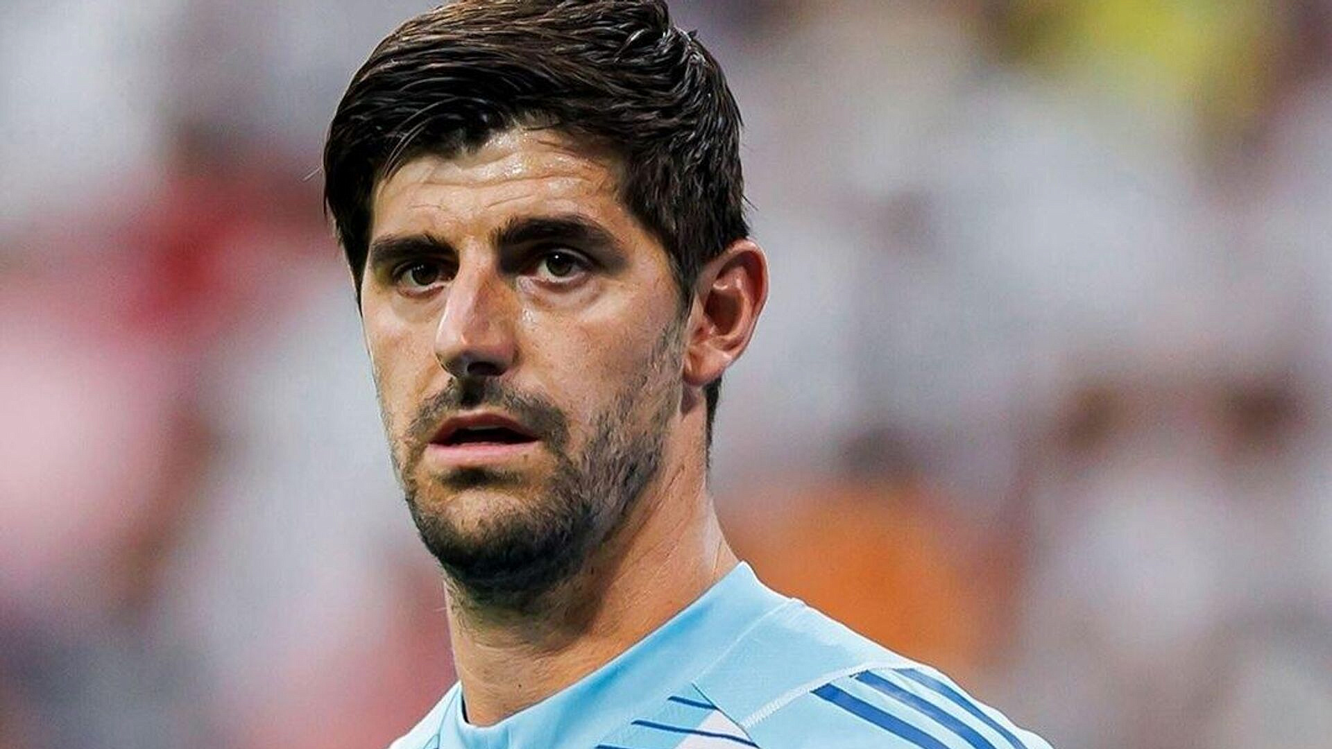 Куртуа пропустит полтора месяца из-за травмы бедра, пишут СМИ