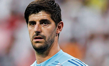 Куртуа пропустит полтора месяца из-за травмы бедра, пишут СМИ