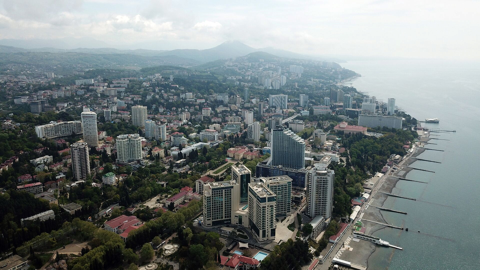 В Сочи предупредили о риске подъема уровня воды до опасных отметок