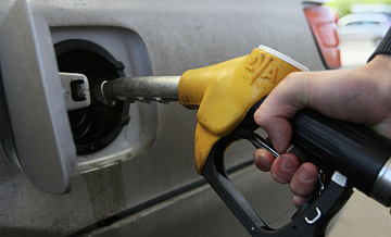 Жители Испании потребовали от властей снизить налоги на бензин