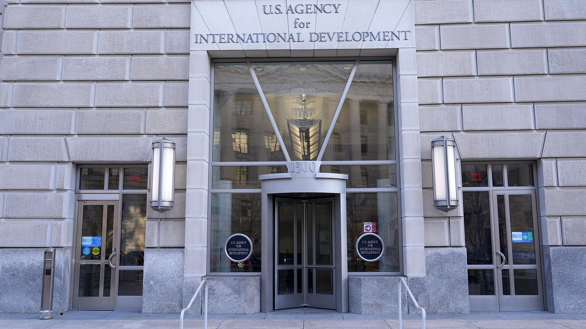 Правительство США начало массовое сокращение сотрудников USAID