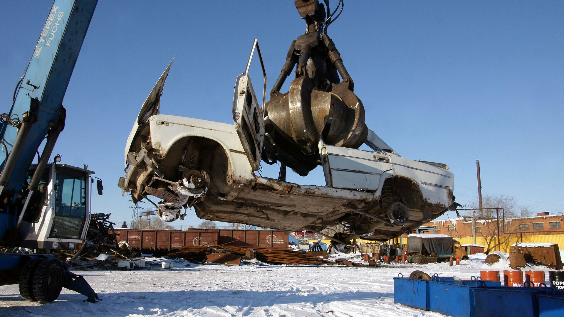 Казахстан допустил повышение утилизационного сбора на автомобили из России