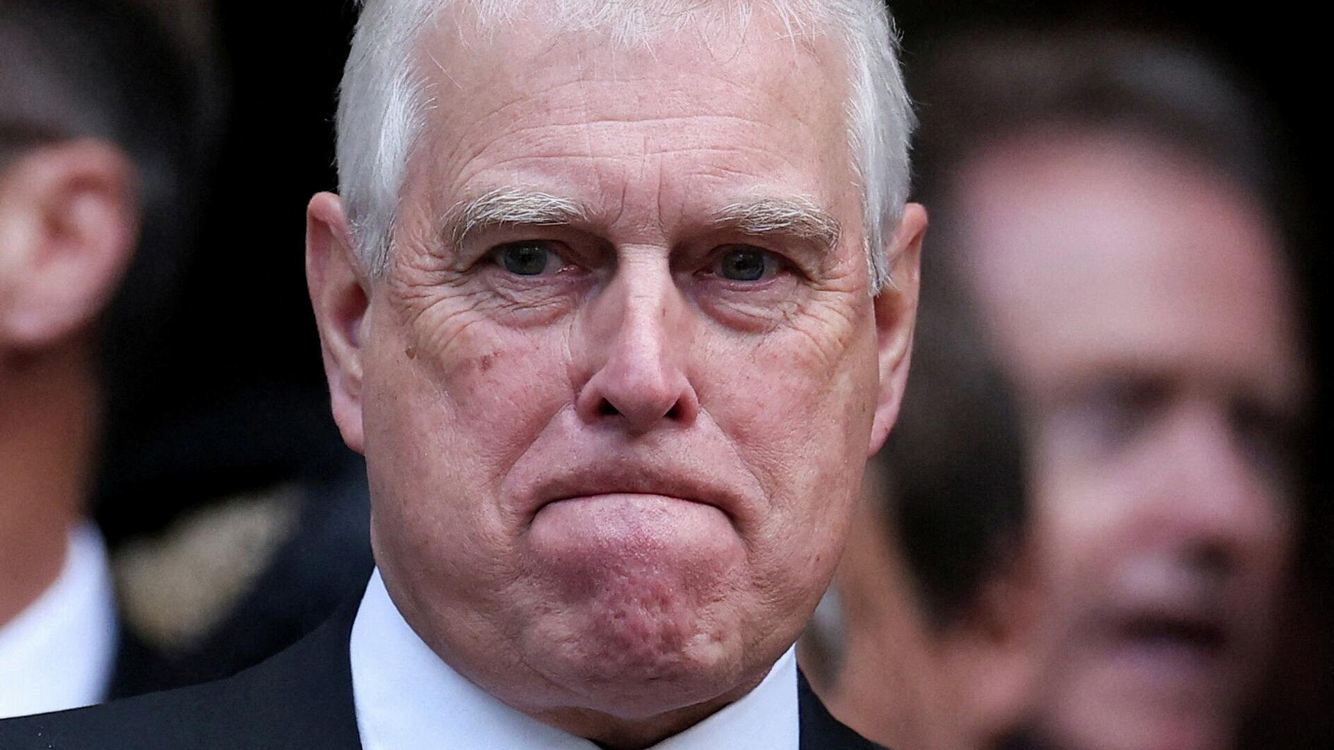 Бывшему принцу Эндрю запретили ездить верхом на лошади