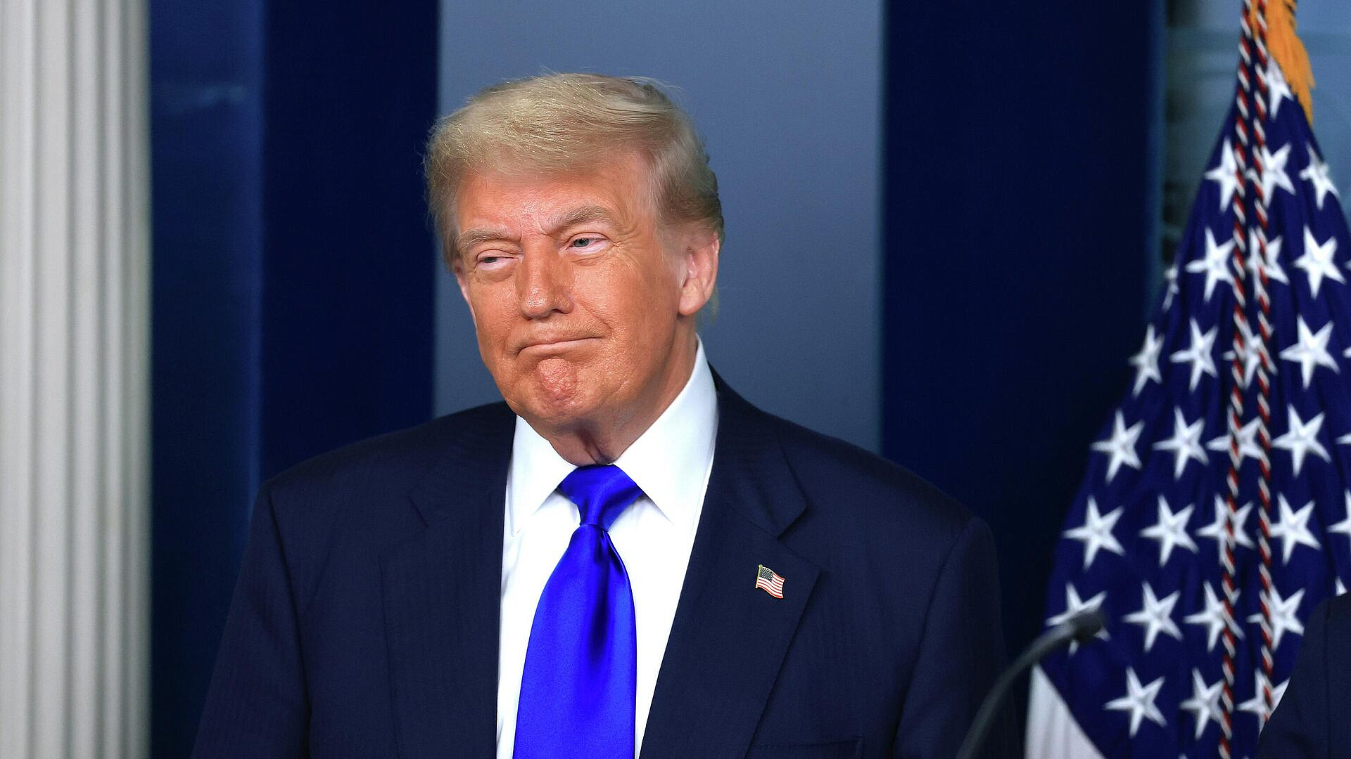 Чат-бот соцсети Трампа назвал его пошлины налогом для американцев 