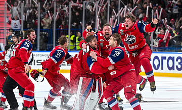 "Локомотив" обыграл "Торпедо" в матче КХЛ