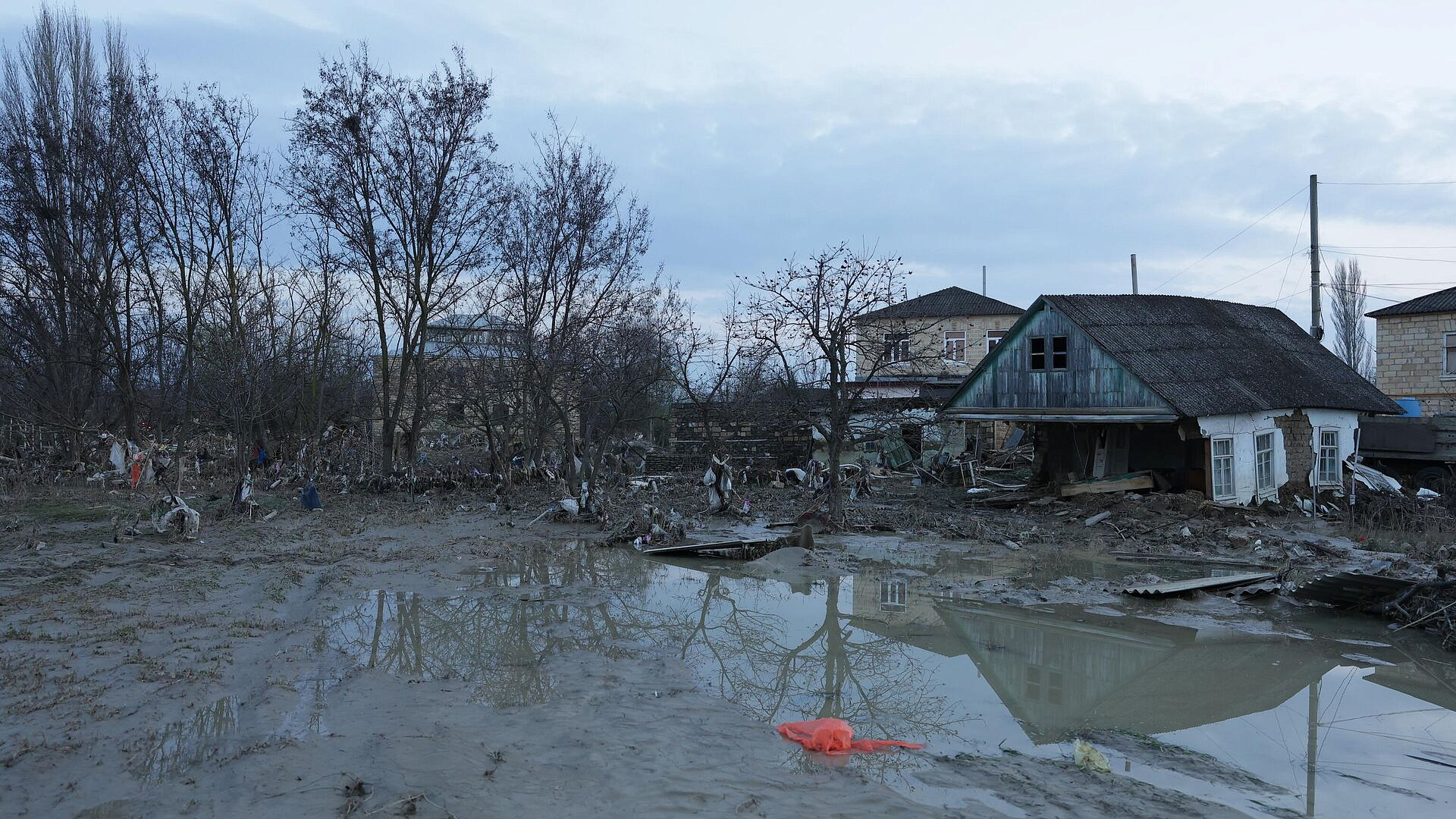 Гидрометцентр предупредил о сильном ливне в Дагестане в среду