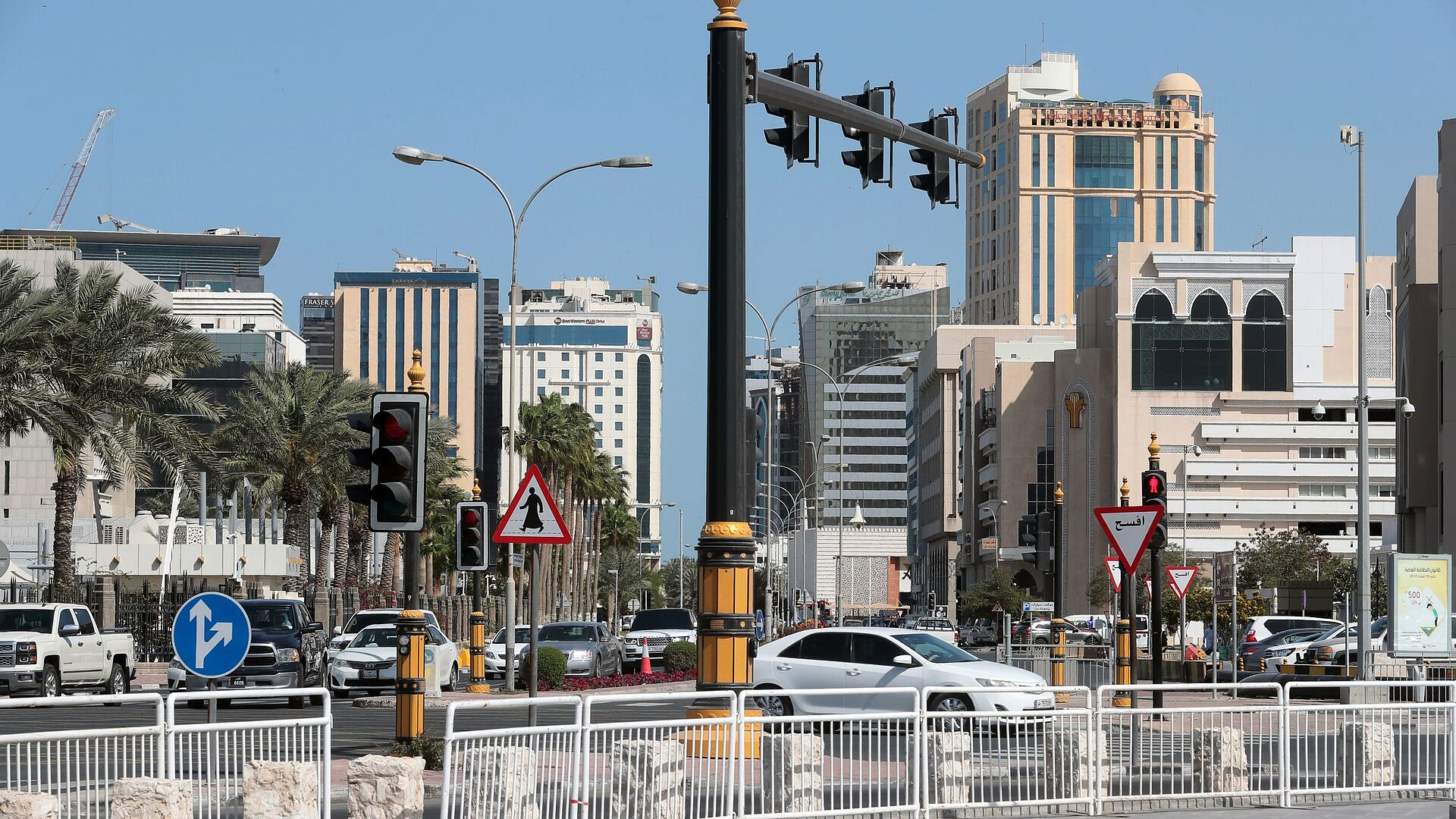 В Катаре слышны звуки взрывов