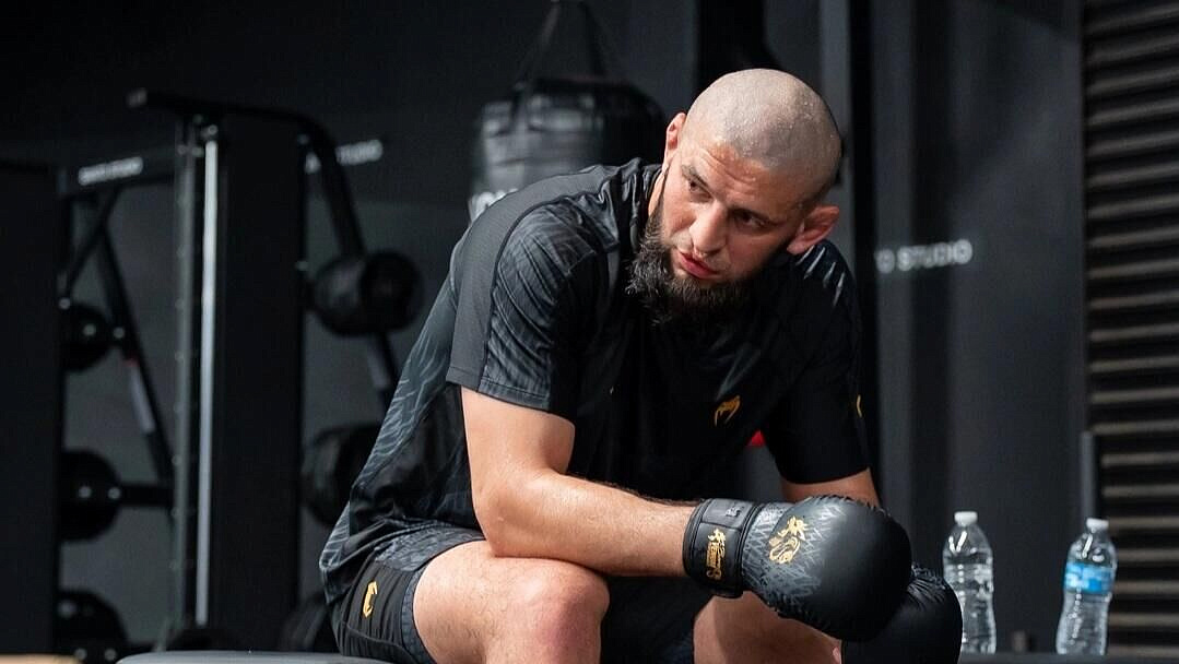 Чемпион UFC направил в Дагестан семь фур с гуманитарной помощью