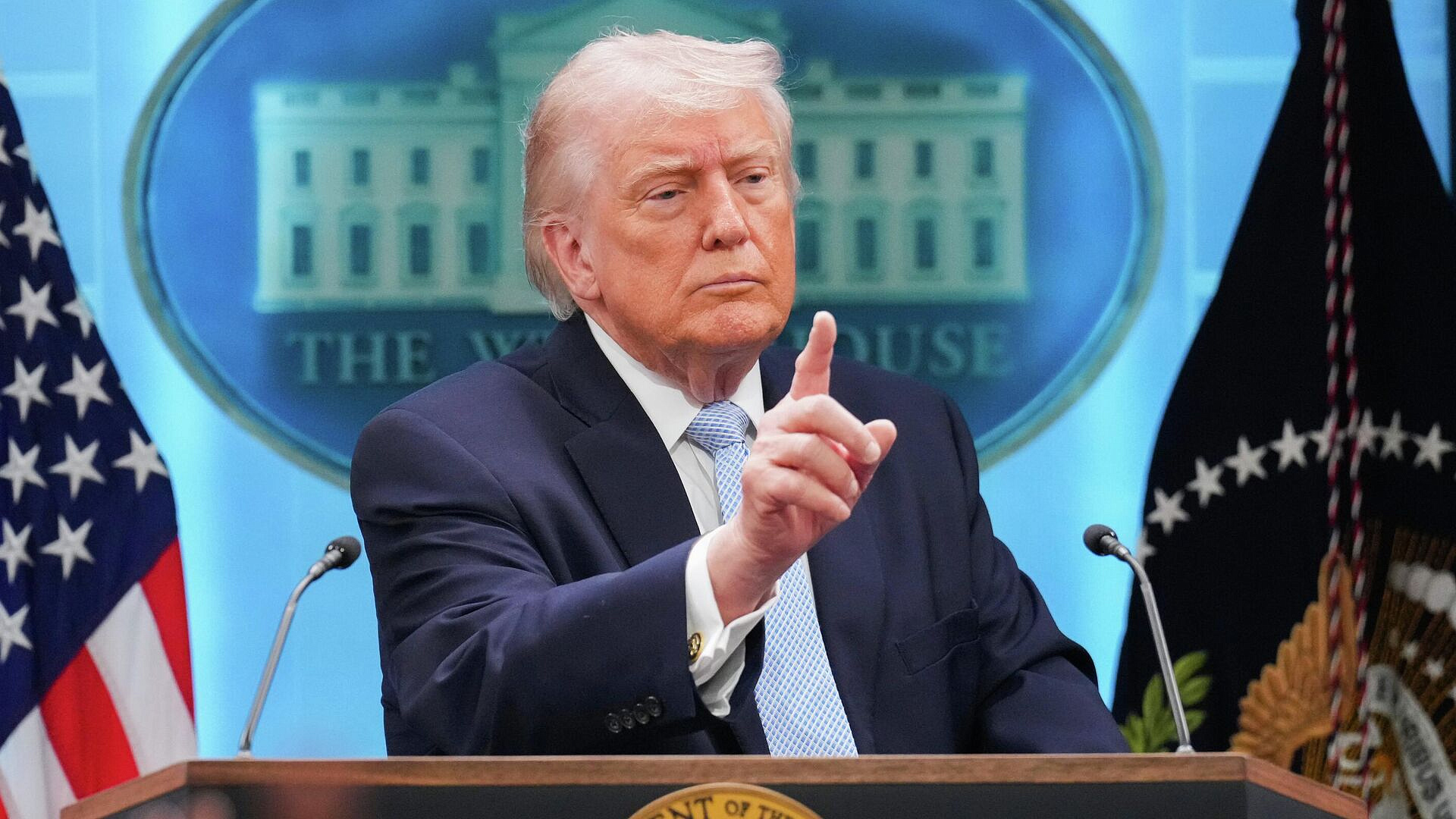 Трамп обвинил Иран в неоднократных нарушениях перемирия