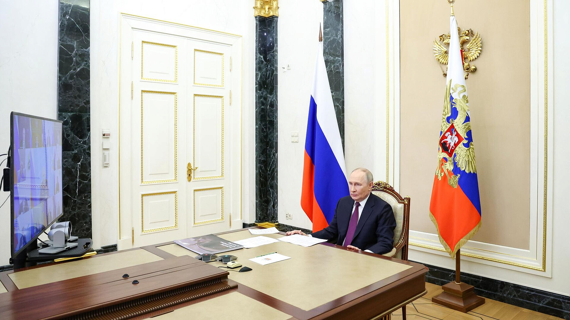 Путин призвал ФАС внимательно следить за ценами на сельхозтехнику Путин призвал ФАС внимательно следить за ценами на сельхозтехнику