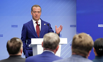 Медведев предложил расширить поддержку многодетных семей