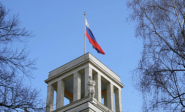 Посольство России в Берлине продолжает получать приглашения ко Дню Победы